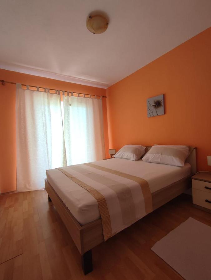 Apartments Laus Zavalatica Esterno foto